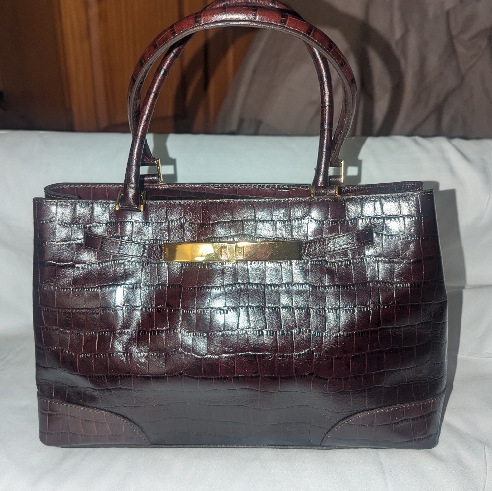 Casual Corner Vintage Elegant Crocodile-Embossed Brown Handbag